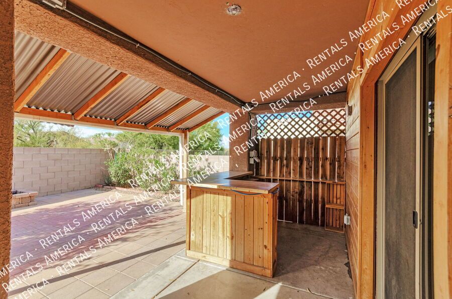 Charming Updated 3 bed/2bath Home in Continental Reserve property image