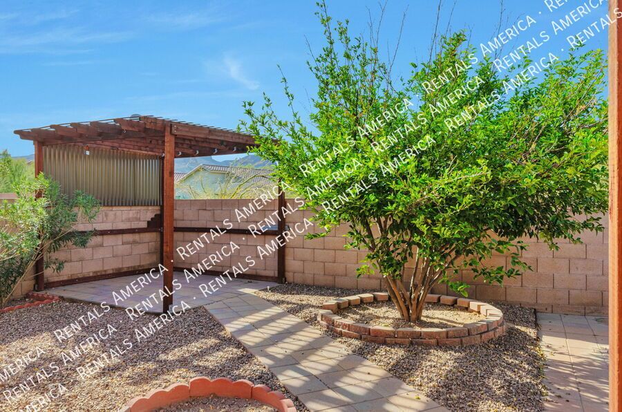 Charming Updated 3 bed/2bath Home in Continental Reserve property image