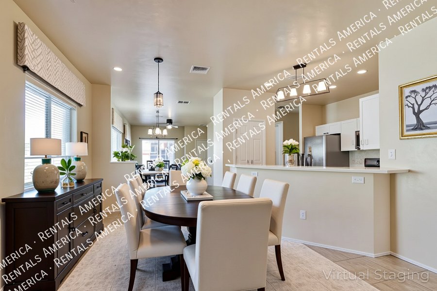 Charming Updated 3 bed/2bath Home in Continental Reserve property image