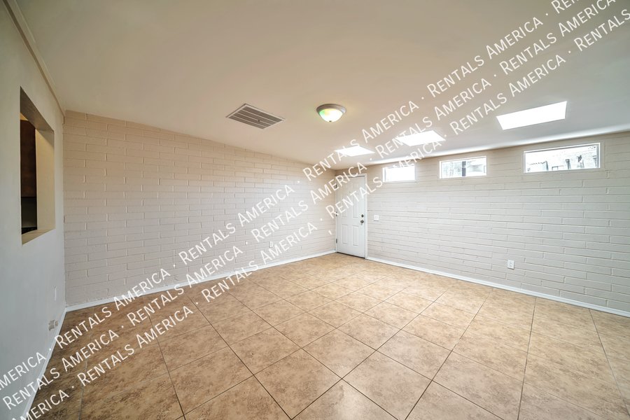 Spacious 3 bedroom townhome in East Tucson property image