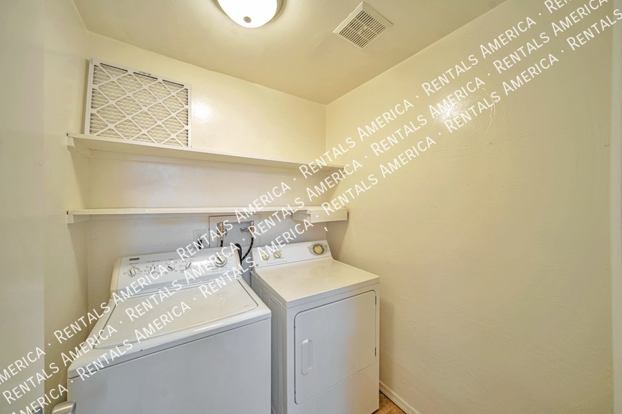 Spacious 3 bedroom townhome in East Tucson property image