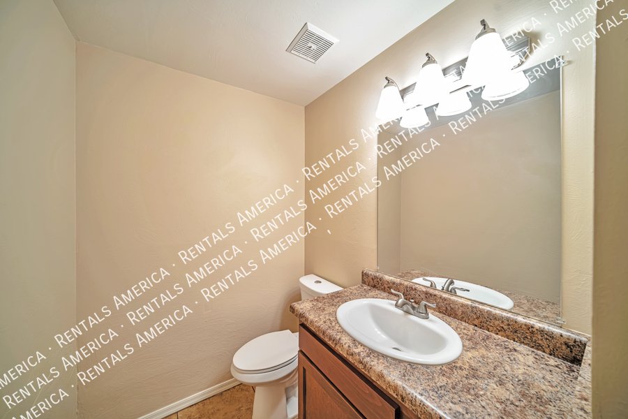 Spacious 3 bedroom townhome in East Tucson property image