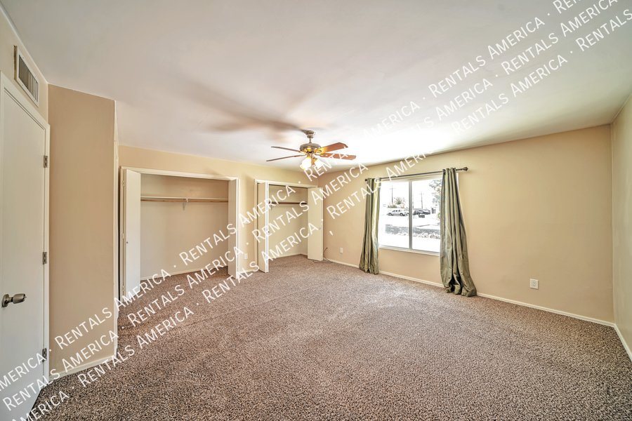 Spacious 3 bedroom townhome in East Tucson property image