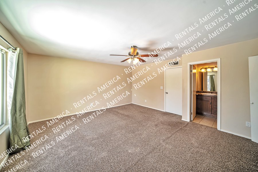 Spacious 3 bedroom townhome in East Tucson property image