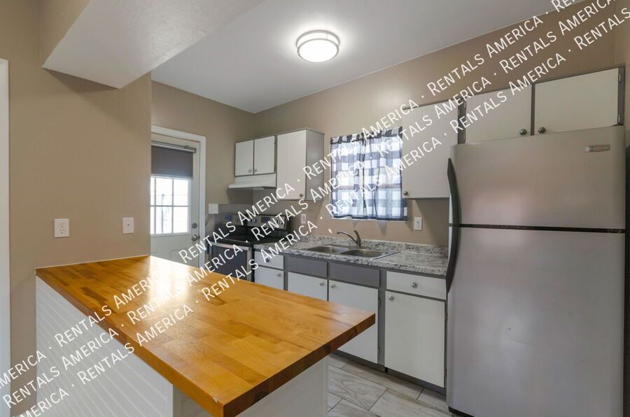 **SPECIAL DISCOUNT $300 OFF FIRST MONTH'S RENT ** property image