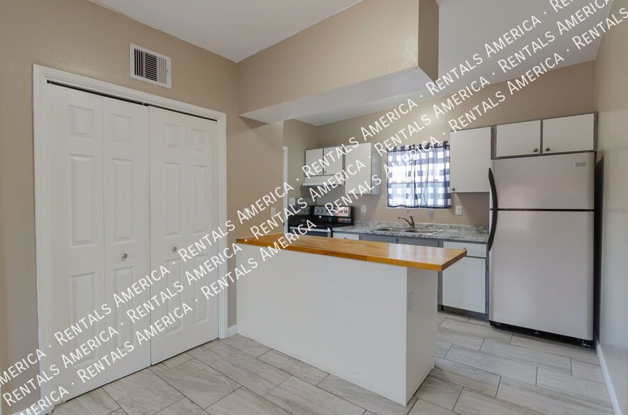 **SPECIAL DISCOUNT $300 OFF FIRST MONTH'S RENT ** property image