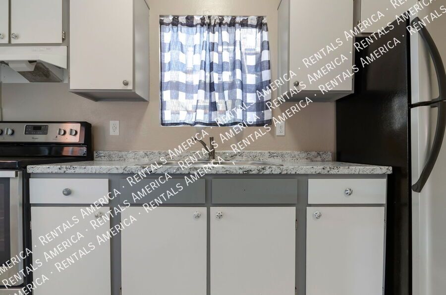**SPECIAL DISCOUNT $300 OFF FIRST MONTH'S RENT ** property image
