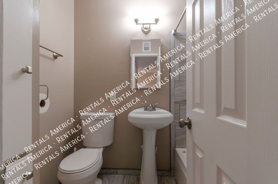 **SPECIAL DISCOUNT $300 OFF FIRST MONTH'S RENT ** property image