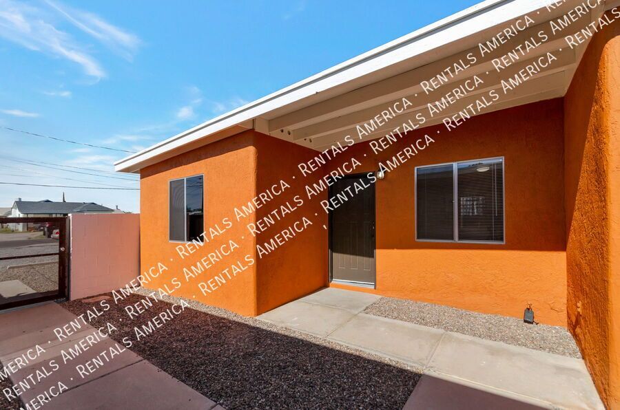 **SPECIAL DISCOUNT $300 OFF FIRST MONTH'S RENT ** property image