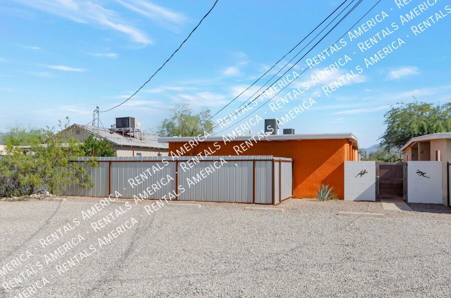 **SPECIAL DISCOUNT $300 OFF FIRST MONTH'S RENT ** property image