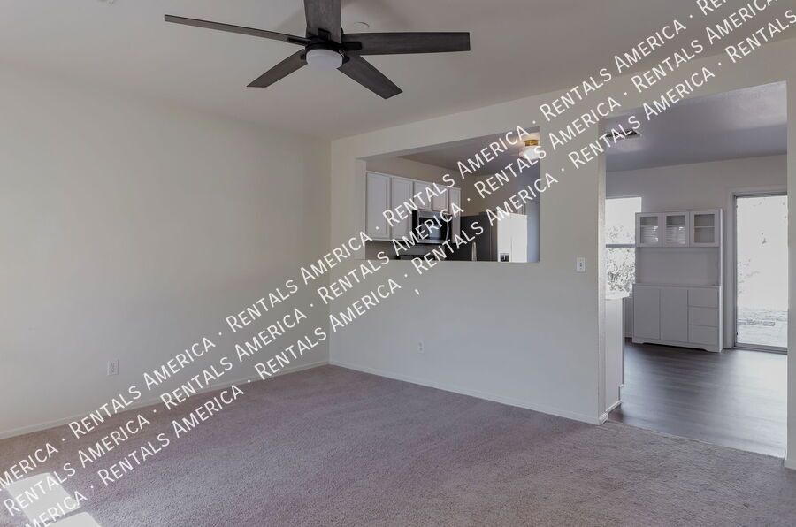 Charming 3/2 with large yard! property image