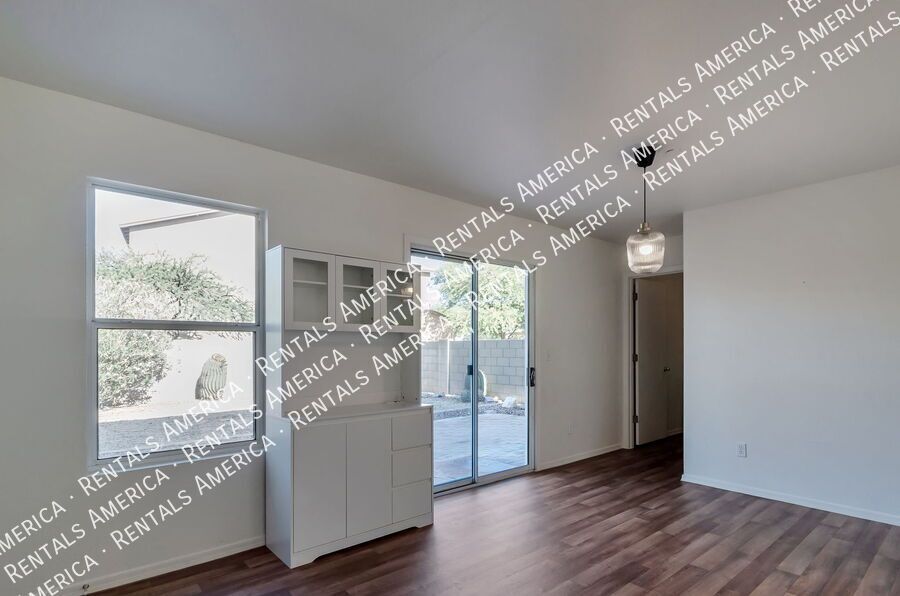 Charming 3/2 with large yard! property image