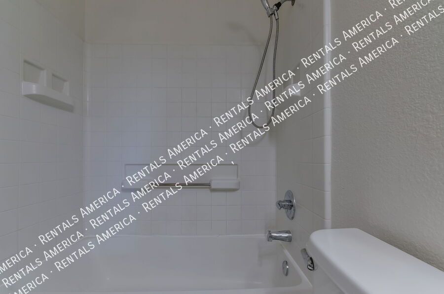 Charming 3/2 with large yard! property image