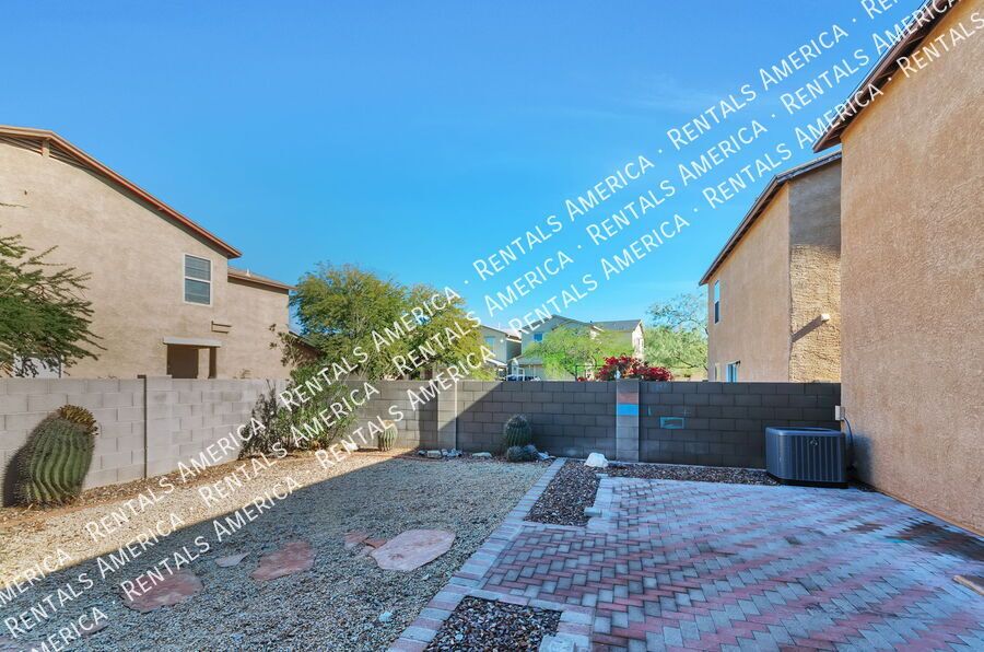 Charming 3/2 with large yard! property image