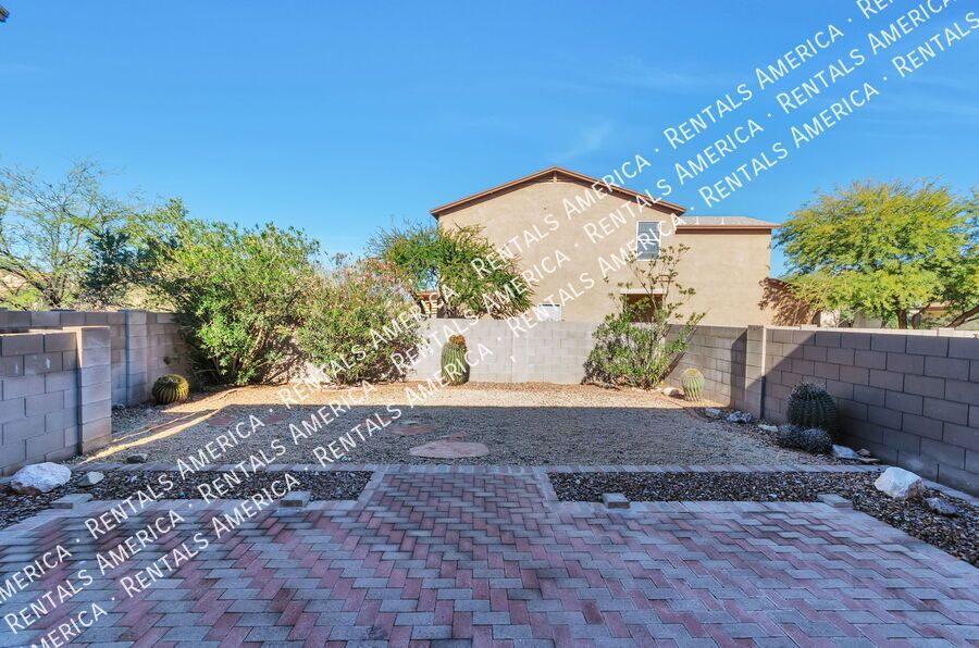 Charming 3/2 with large yard! property image