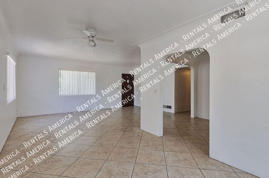 Near U of A, Riverwalk, shopping property image