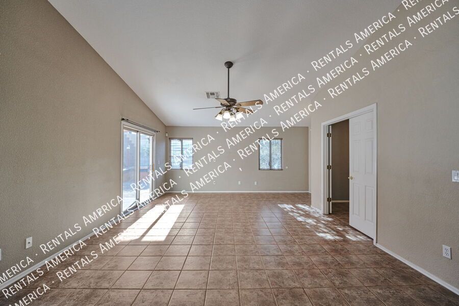 Beautiful 4-Bedroom, 2-Bath Home in Rita Ranch property image