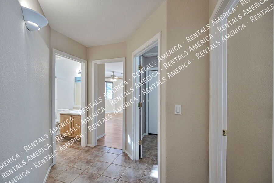 Beautiful 4-Bedroom, 2-Bath Home in Rita Ranch property image