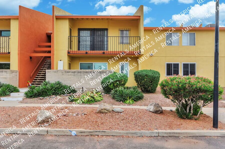 Charming 2 bedroom - 2 bathroom Condo! property image