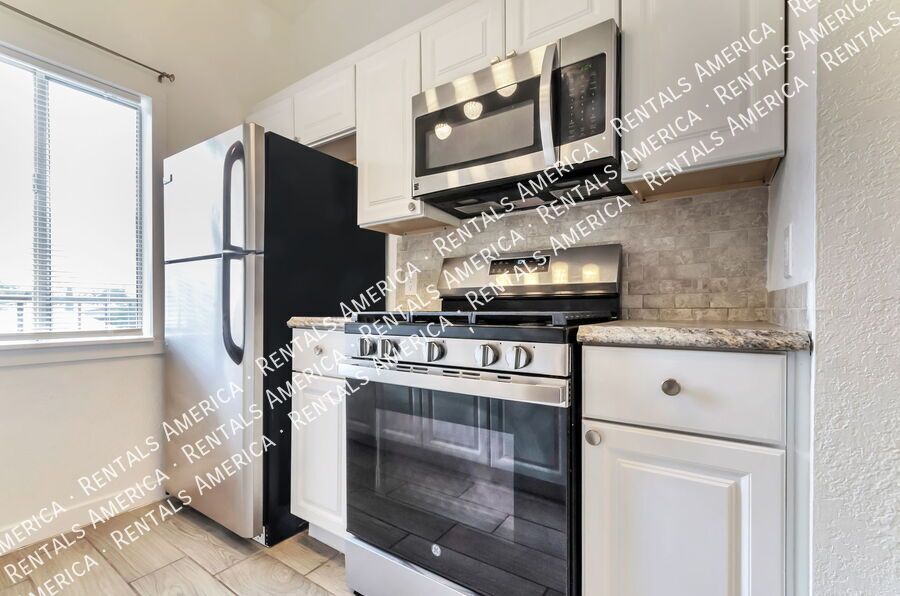 Charming 2 bedroom - 2 bathroom Condo! property image