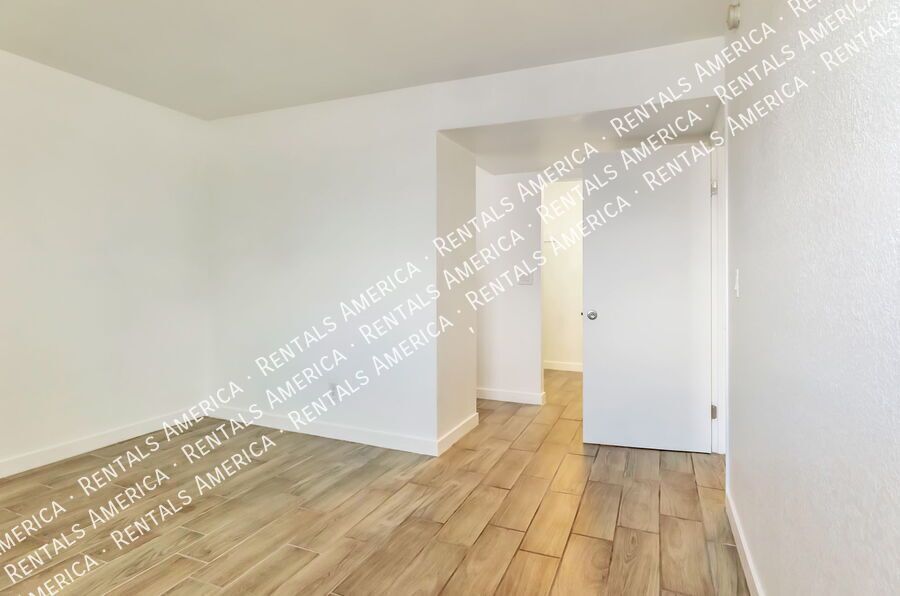 Charming 2 bedroom - 2 bathroom Condo! property image