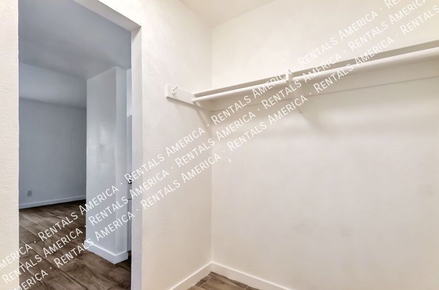 Charming 2 bedroom - 2 bathroom Condo! property image