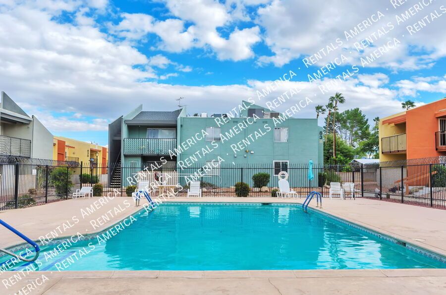 Charming 2 bedroom - 2 bathroom Condo! property image