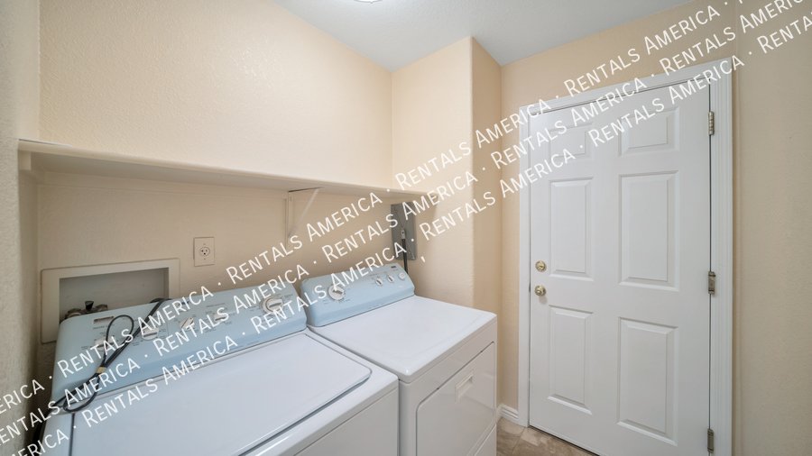 Eastside 3 Bed 2 Bath Home with Den Available Now! property image