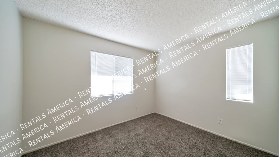 Cozy, close to conveniences and I-10! property image