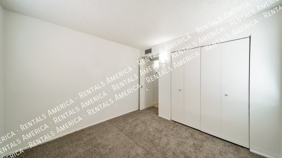 Cozy, close to conveniences and I-10! property image