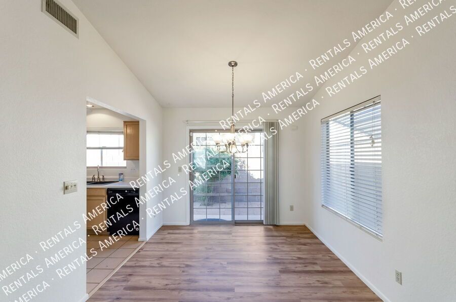 Great location on NW side property image