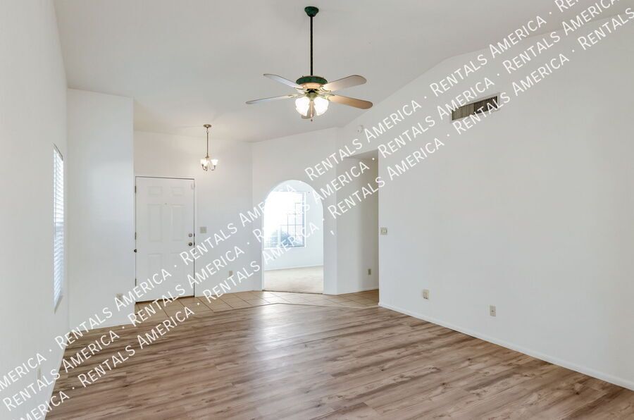 Great location on NW side property image