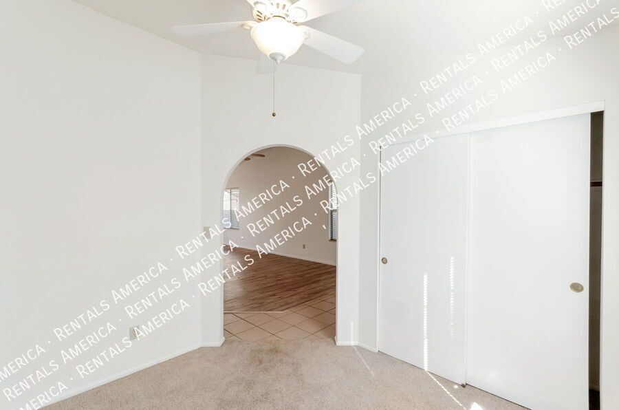 Great location on NW side property image