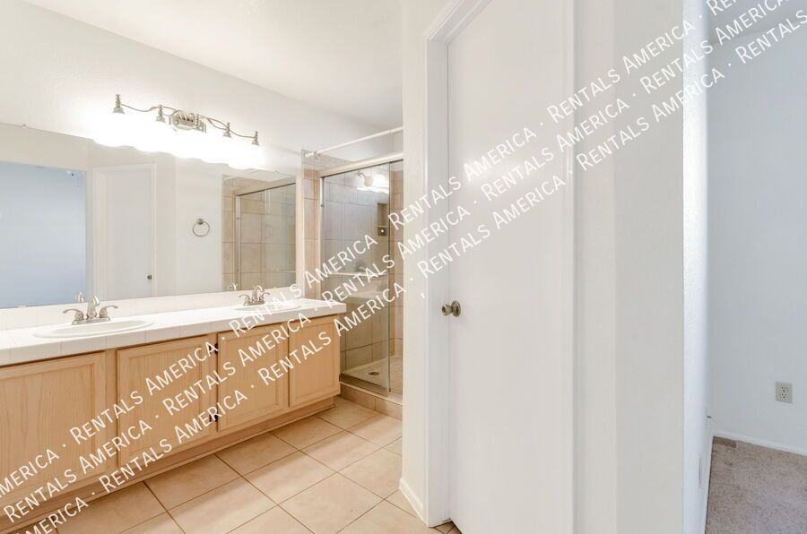 Great location on NW side property image