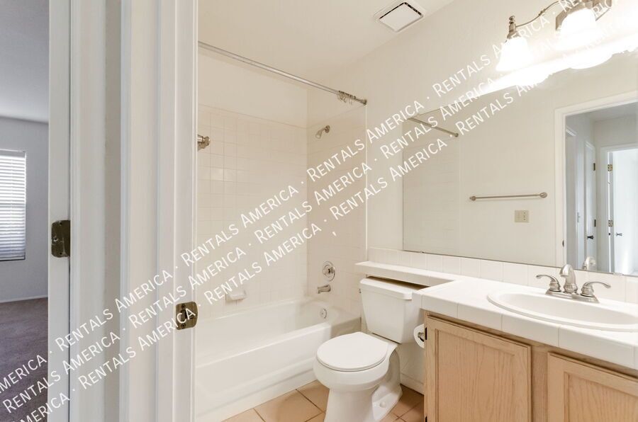 Great location on NW side property image