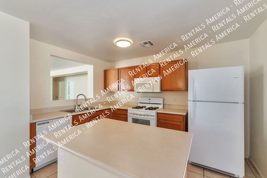 4 bedroom house SPECIAL: $300 OFF YOUR 1ST MONTHS RENT!!! property image