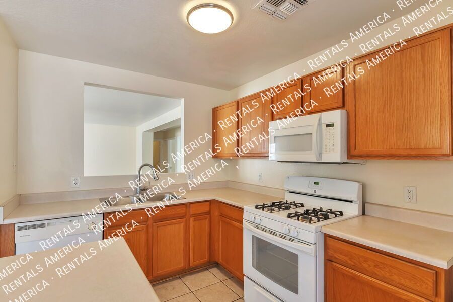 4 bedroom house SPECIAL: $300 OFF YOUR 1ST MONTHS RENT!!! property image