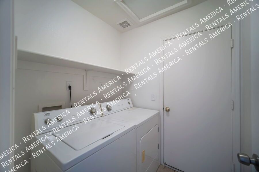 4 bedroom house SPECIAL: $300 OFF YOUR 1ST MONTHS RENT!!! property image