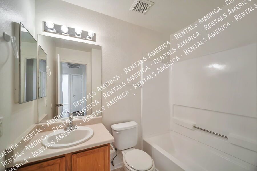 4 bedroom house SPECIAL: $300 OFF YOUR 1ST MONTHS RENT!!! property image