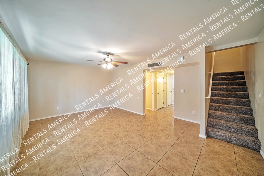 Move in special! Spacious 3 bedroom townhome in East Tucson property image
