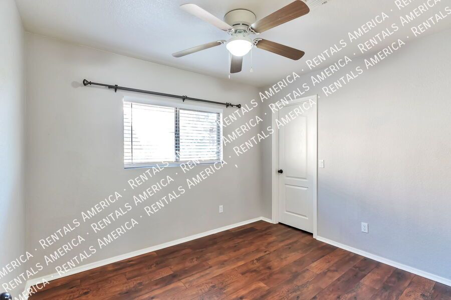 Charming 3 bedroom - 2 bathroom home! property image