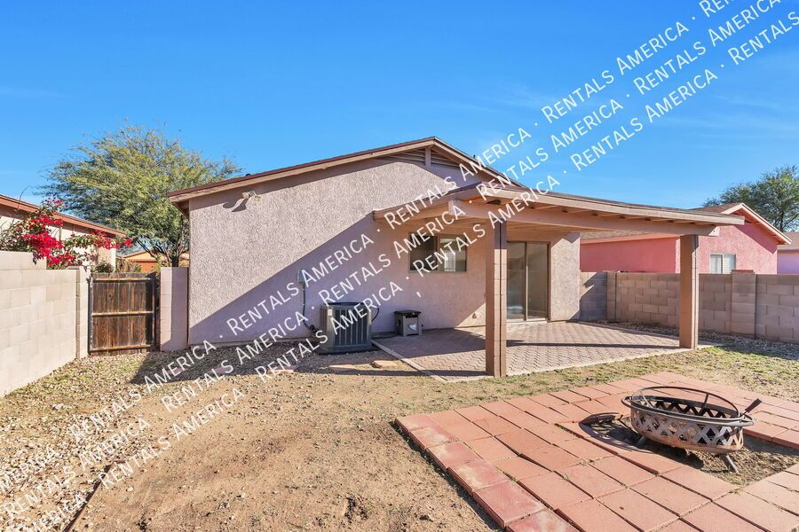 Charming 3 bedroom - 2 bathroom home! property image