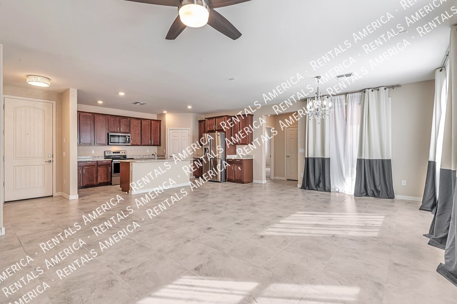 Stunning 4 Bedroom in Gated Community! property image