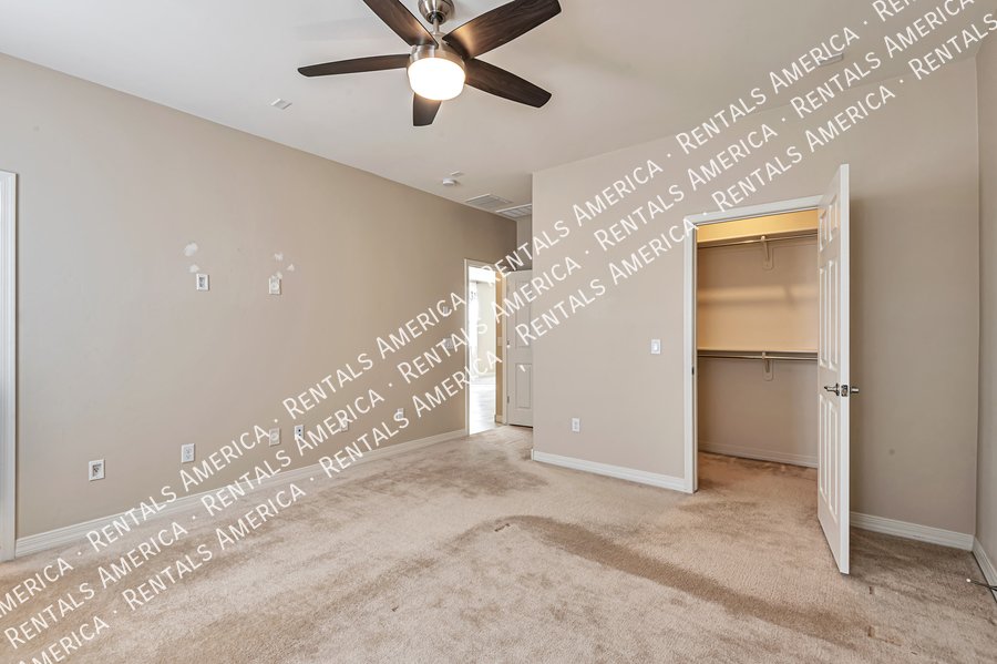 Stunning 4 Bedroom in Gated Community! property image