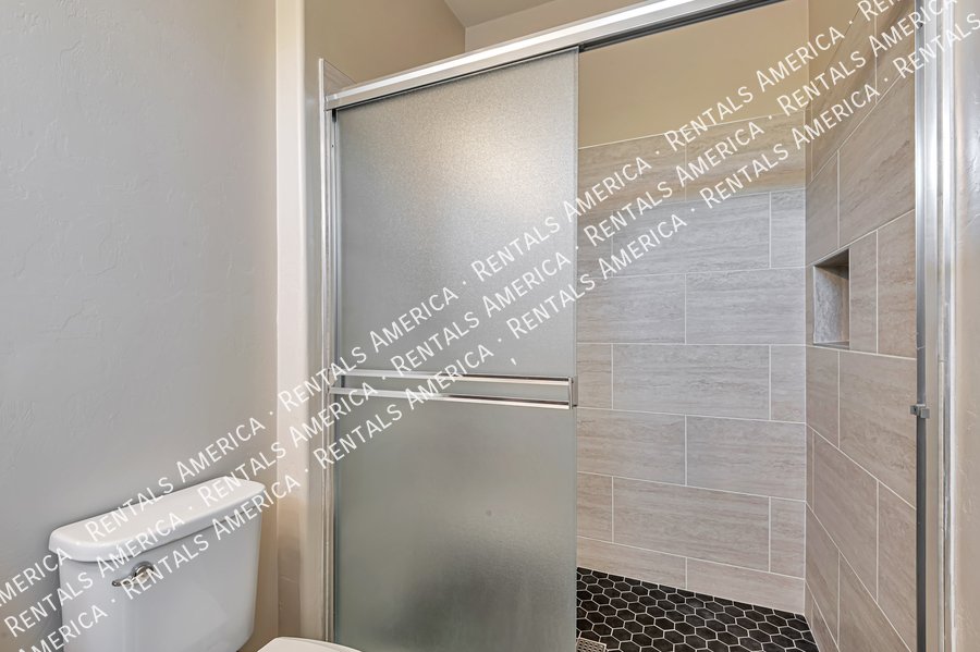 Stunning 4 Bedroom in Gated Community! property image