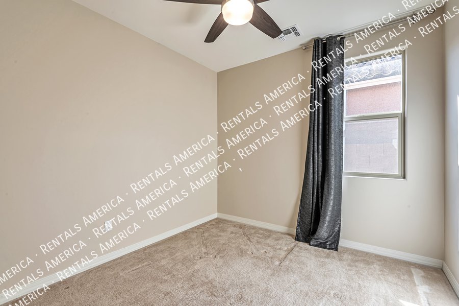 Stunning 4 Bedroom in Gated Community! property image