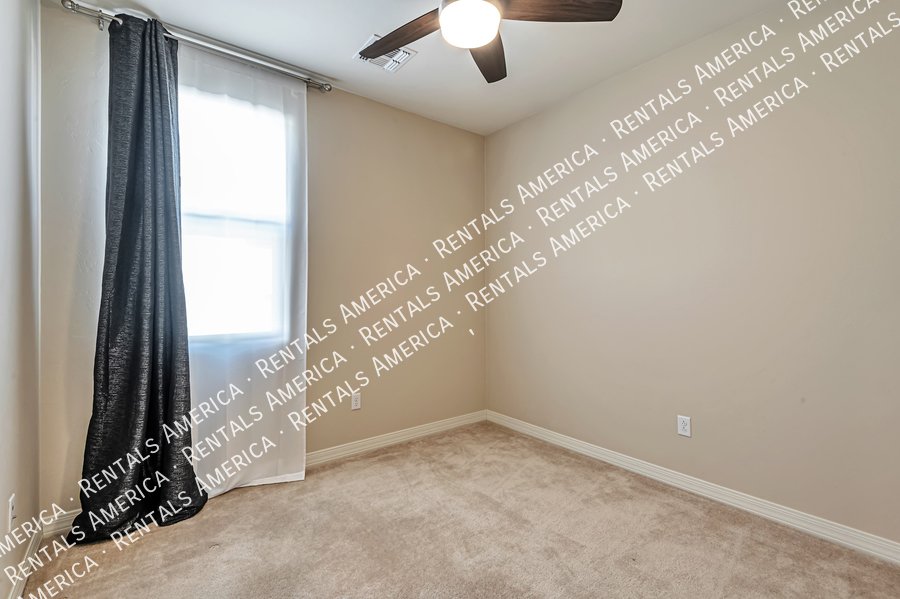 Stunning 4 Bedroom in Gated Community! property image