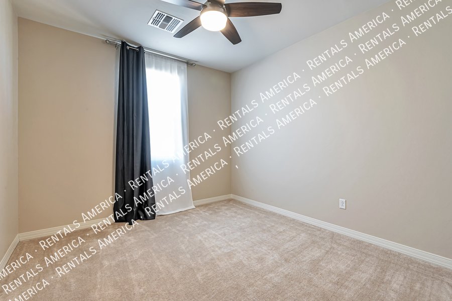 Stunning 4 Bedroom in Gated Community! property image