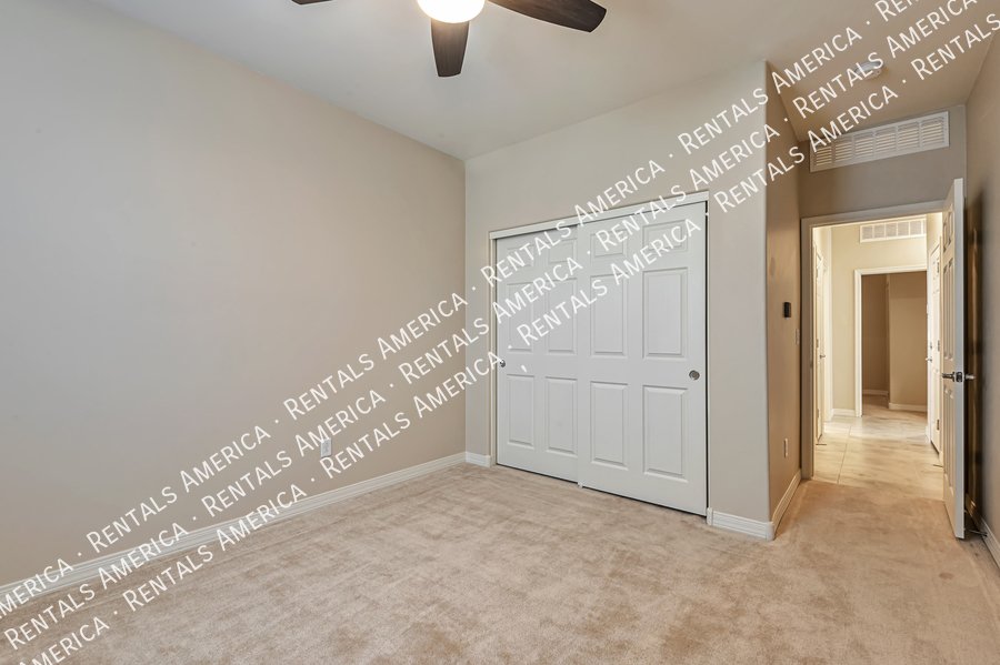 Stunning 4 Bedroom in Gated Community! property image