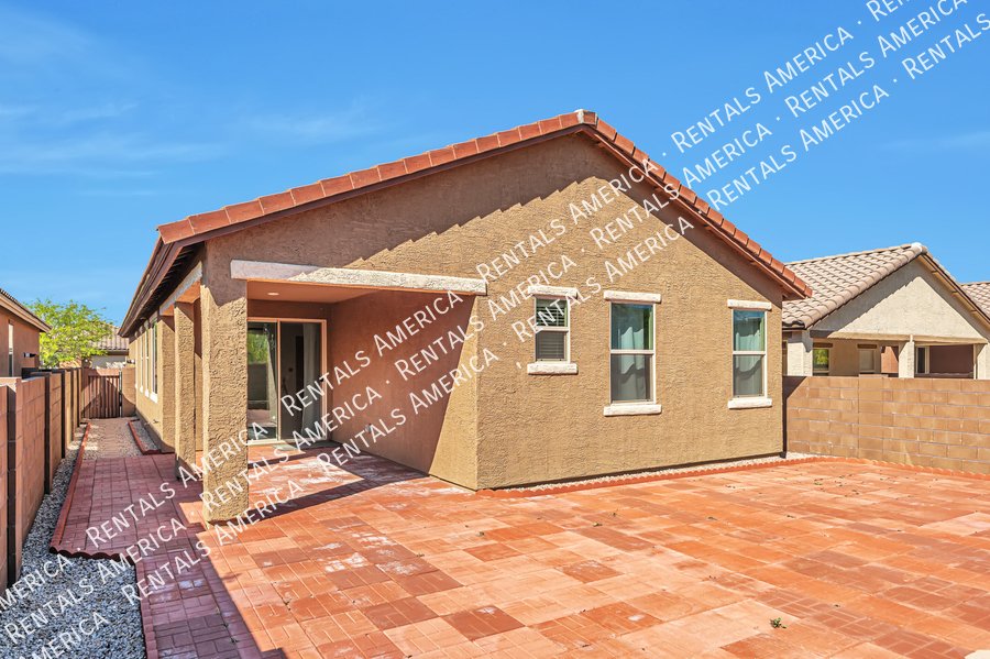 Stunning 4 Bedroom in Gated Community! property image